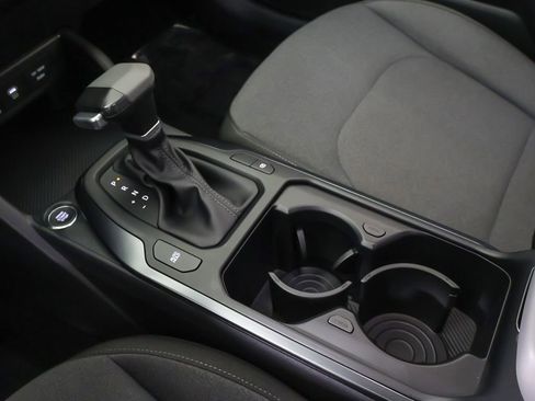 Used 2025 Kia K4 FWD image 46