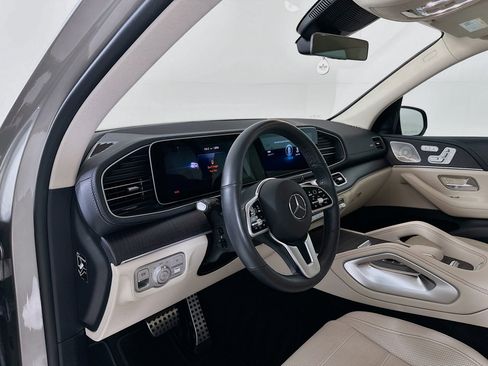 Used 2022 Mercedes-Benz GLS 450 4MATIC image 10
