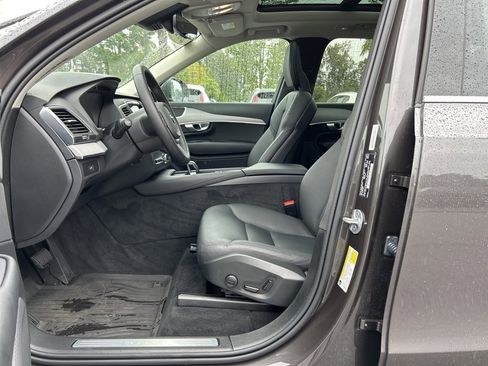 Certified 2024 Volvo XC90 B5 Core image 4