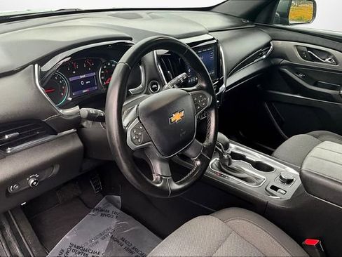 Used 2023 Chevrolet Traverse LT image 12