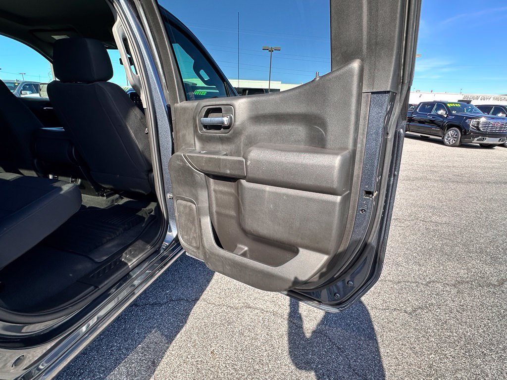 Certified 2021 Chevrolet Silverado 1500 Custom w/ LPO, Dark Essentials Package AWD/4WD image 18