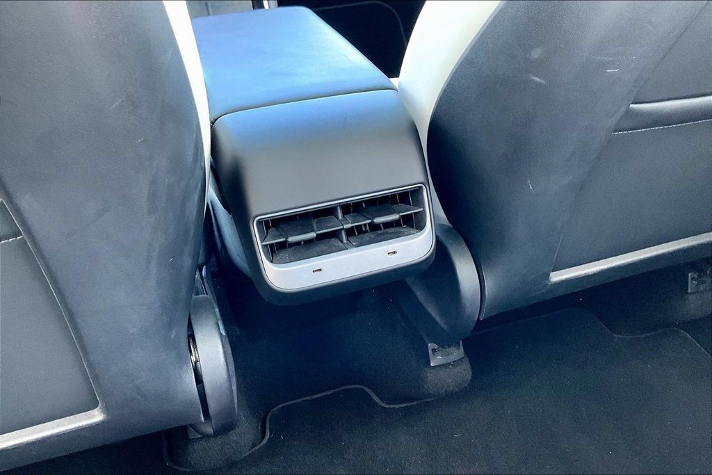 Used 2020 Tesla Model Y Long Range AWD/4WD image 10