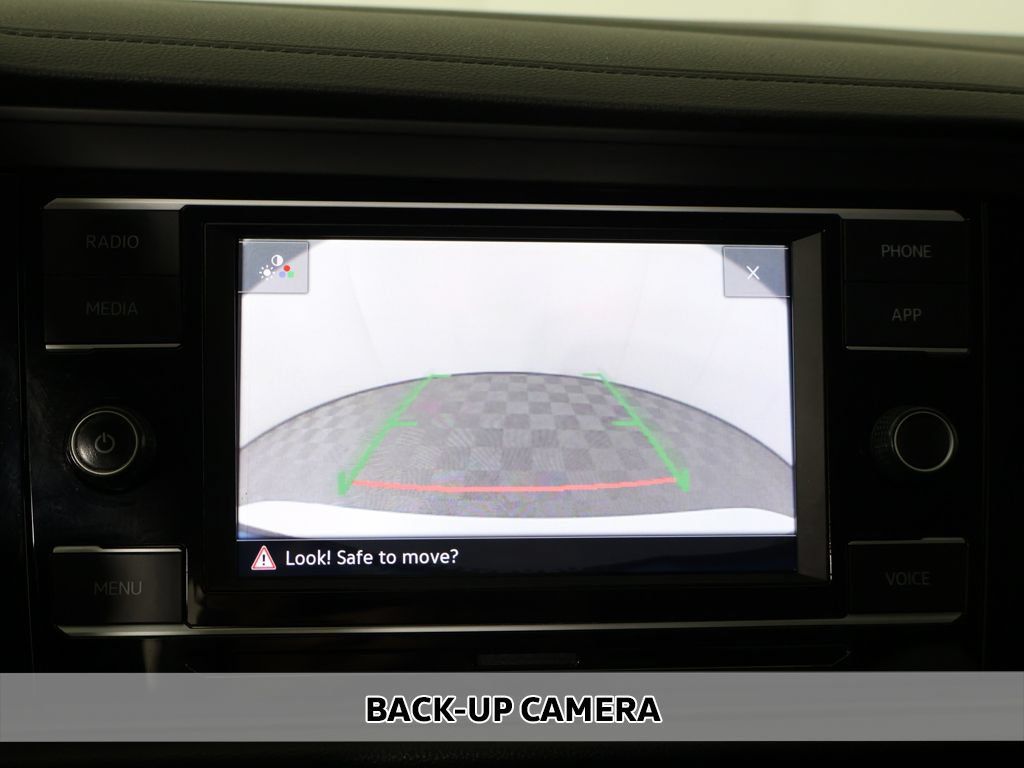 Used 2022 Volkswagen Jetta SE FWD image 4
