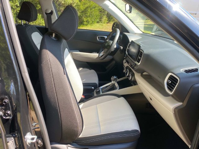 Used 2024 Hyundai Venue SEL FWD image 34