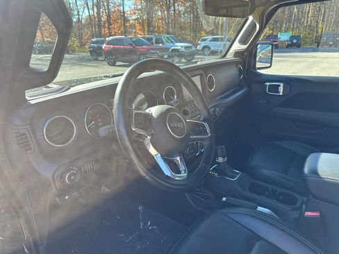 Used 2022 Jeep Wrangler Unlimited Sahara w/ Cold Weather Group image 27