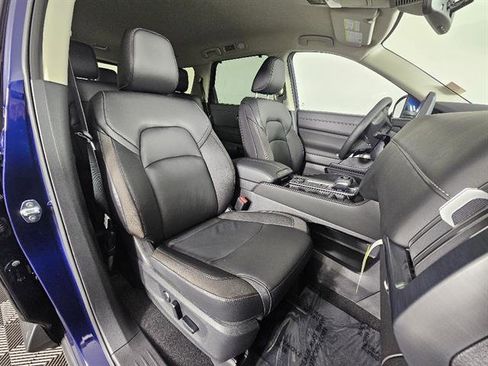 New 2025 Nissan Pathfinder SL image 14