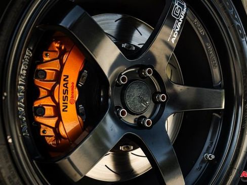 Used 2014 Nissan GT-R Premium image 3