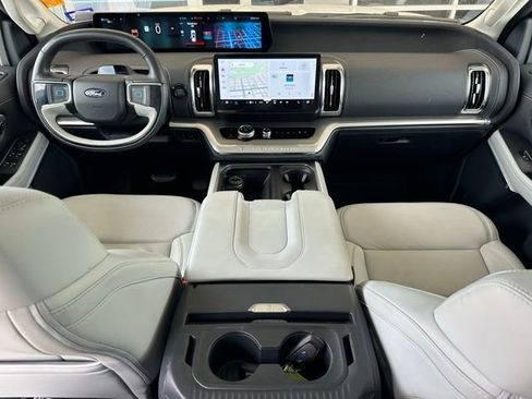 Used 2025 Ford Expedition Max Platinum w/ Driver's Package AWD/4WD image 11