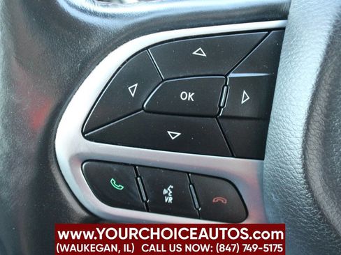 Used 2018 Chrysler Pacifica Touring-L image 23