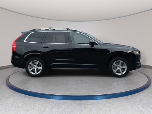 Used 2016 Volvo XC90 T5 Momentum image 5