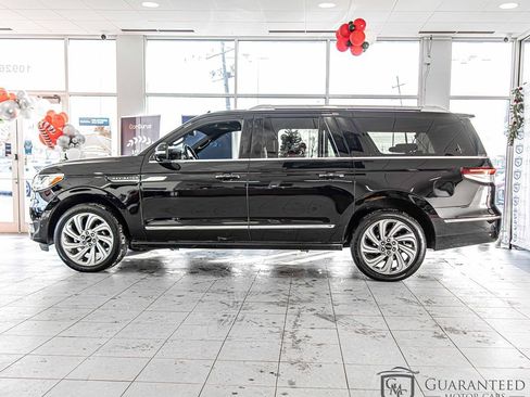 Used 2024 Lincoln Navigator L Reserve image 9