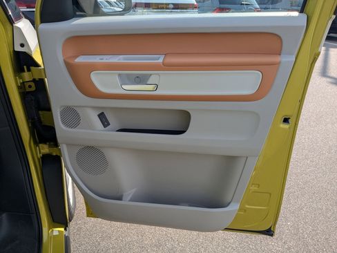 New 2025 Volkswagen ID. Buzz 1st Edition image 33