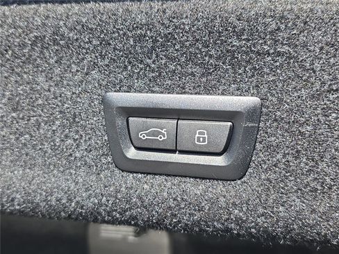 Used 2025 BMW 330i Sedan image 9