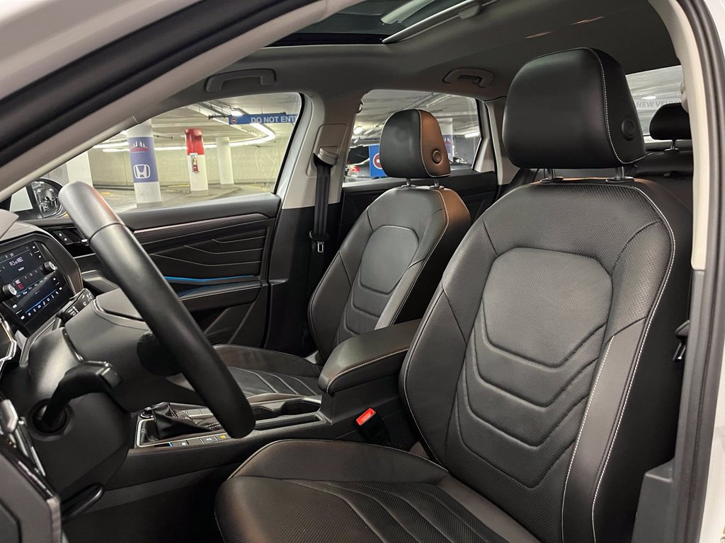 Used 2024 Volkswagen Jetta SEL FWD image 21
