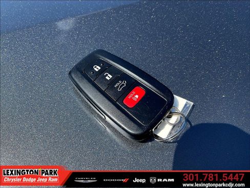 Used 2021 Toyota RAV4 XLE w/ Convenience Package AWD/4WD image 34