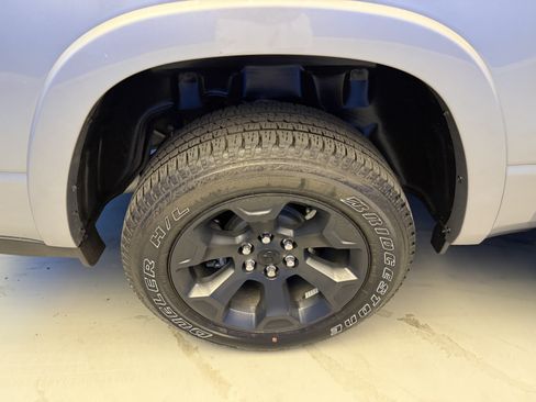 Used 2025 RAM 1500 Big Horn AWD/4WD image 8