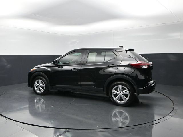 Used 2025 Nissan Kicks Play S FWD image 2