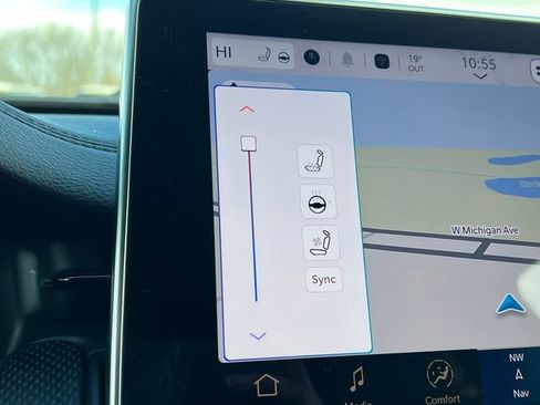 Used 2025 Jeep Compass Trailhawk w/ Trailhawk Elite Group image 32