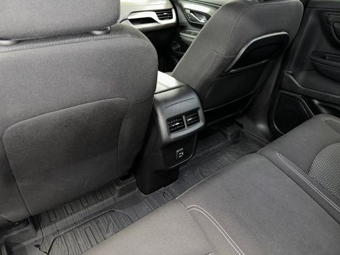 Used 2022 GMC Terrain SLE w/ Driver Convenience Package image 19