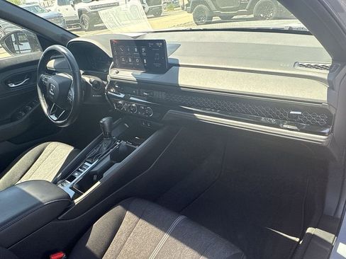 Used 2023 Honda Accord Sport image 31