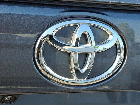 Used 2025 Toyota RAV4 XLE AWD/4WD image 11