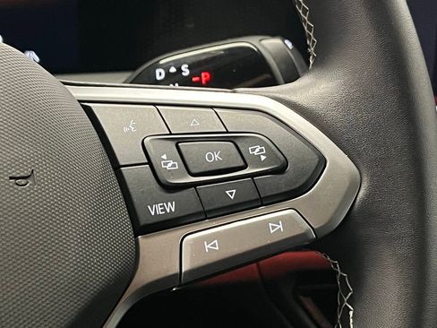 New 2025 Volkswagen Tiguan SE image 28