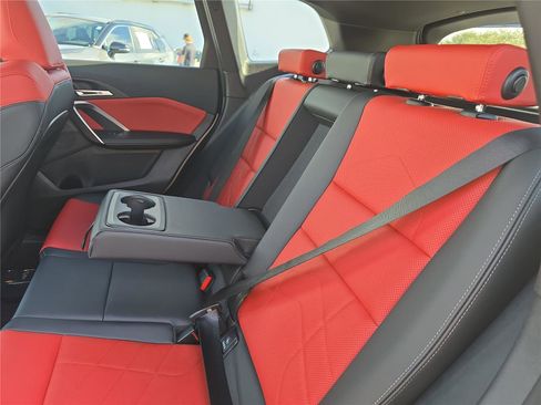 Used 2025 BMW X1 xDrive28i image 11