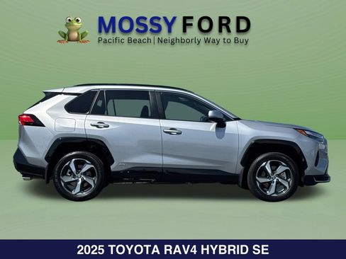 Used 2025 Toyota RAV4 SE w/ Weather & Moonroof Package AWD/4WD image 4