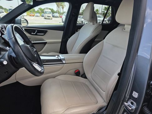 Used 2023 Mercedes-Benz GLC 300 image 12