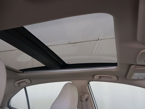 Used 2023 Toyota Camry XLE w/ Navigation Package image 3