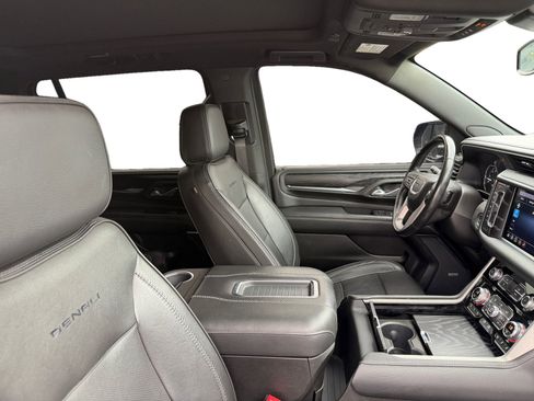 Used 2021 GMC Yukon XL Denali AWD/4WD image 14