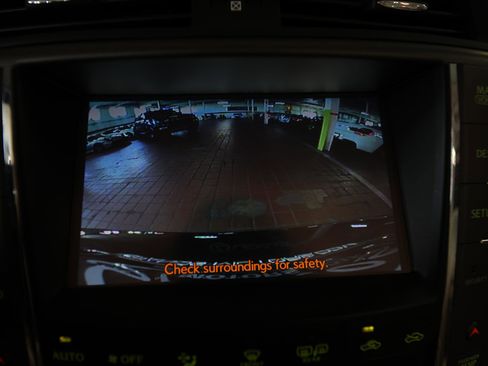 Used 2015 Lexus IS 250C w/ Navigation System Package RWD image 21