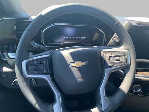 Used 2024 Chevrolet Silverado 1500 LT AWD/4WD image 12