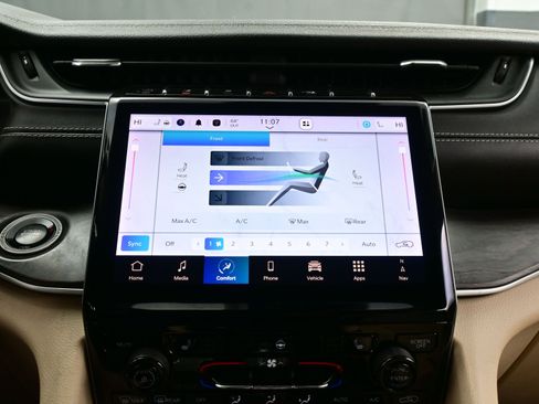 Used 2021 Jeep Grand Cherokee L Limited image 20