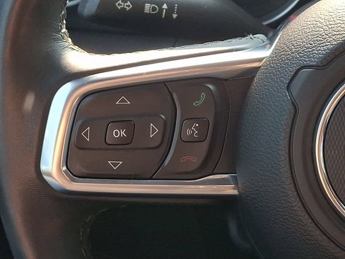 Used 2021 Jeep Wrangler Unlimited Sahara AWD/4WD image 22