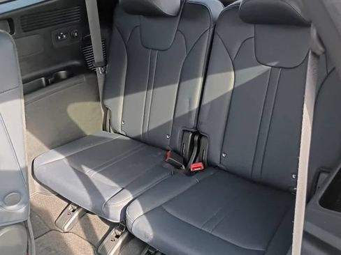 Used 2023 Kia Sorento SX Prestige w/ Panoramic Sunroof Package AWD/4WD image 17