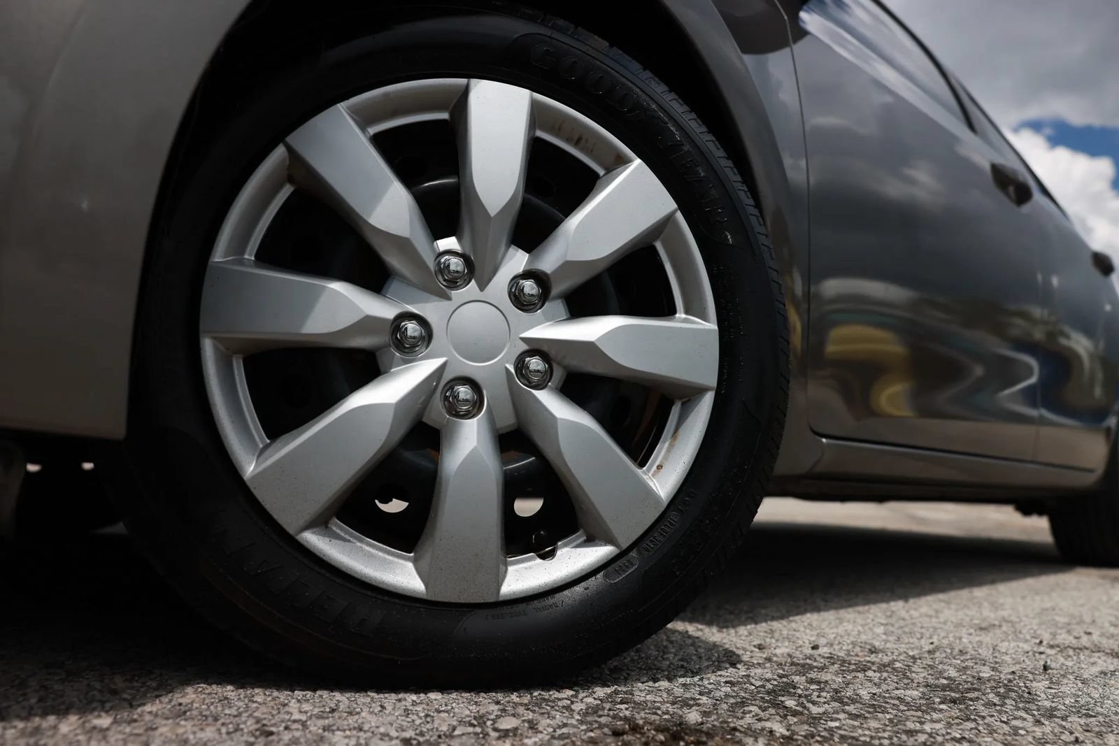 Used 2015 Toyota Corolla LE FWD image 27