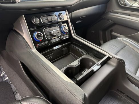 Used 2024 GMC Yukon XL Denali image 13
