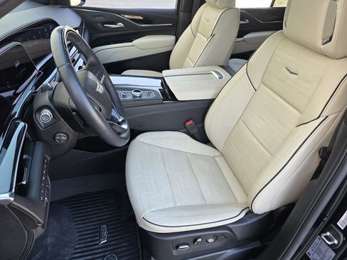 Used 2024 Cadillac Escalade Sport w/ Touring Package image 11