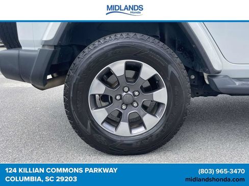 Used 2018 Jeep Wrangler Unlimited Sahara AWD/4WD image 7