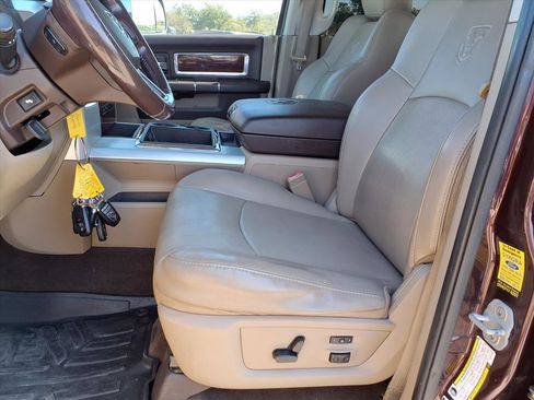 Used 2012 RAM 2500 Laramie w/ Cold Weather Group image 10