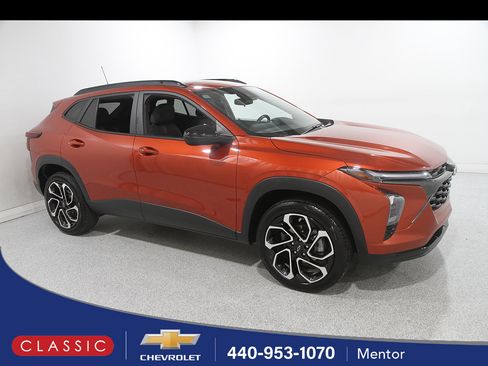 Certified 2024 Chevrolet Trax RS FWD image 1
