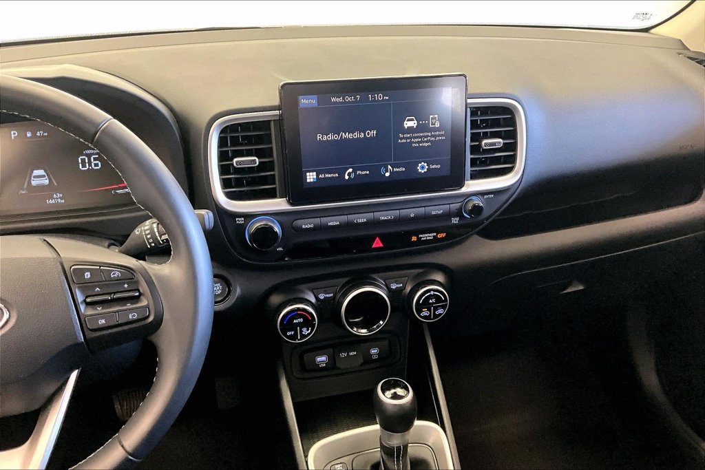 Used 2024 Hyundai Venue SEL FWD image 6
