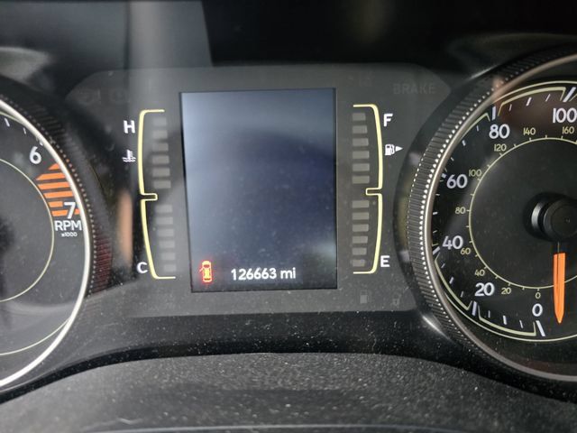 Used 2020 Jeep Cherokee Latitude FWD image 2