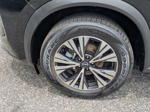 Used 2023 Nissan Rogue SV FWD image 10
