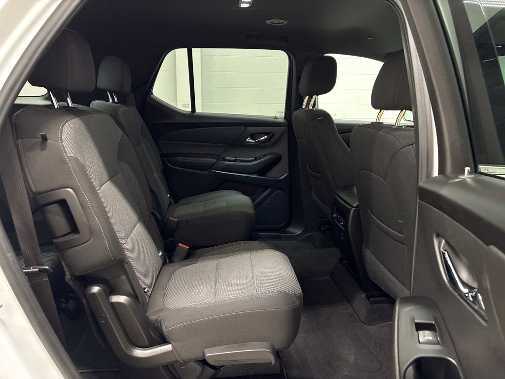 Used 2023 Chevrolet Traverse LT AWD/4WD image 35