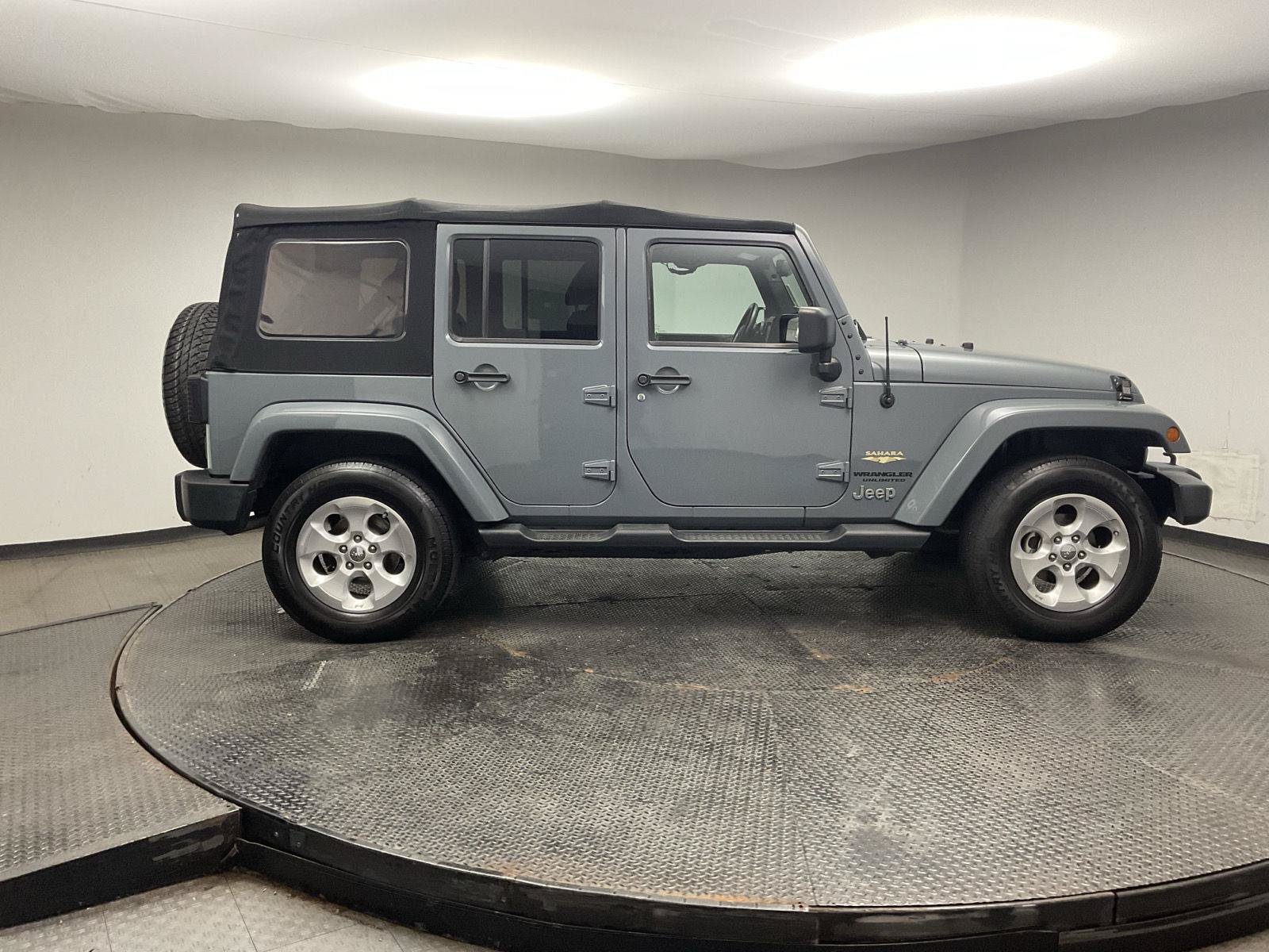 Used 2015 Jeep Wrangler Unlimited Sahara AWD/4WD image 8