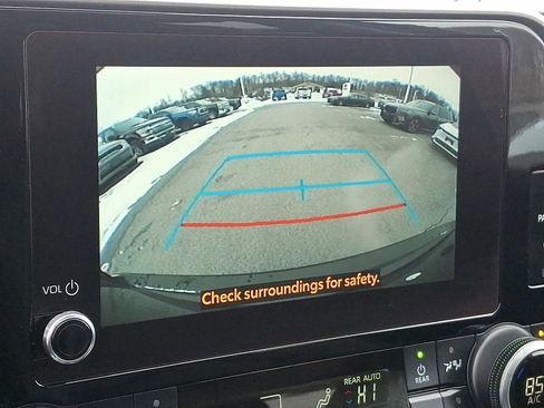 Certified 2024 Toyota Highlander XLE image 22