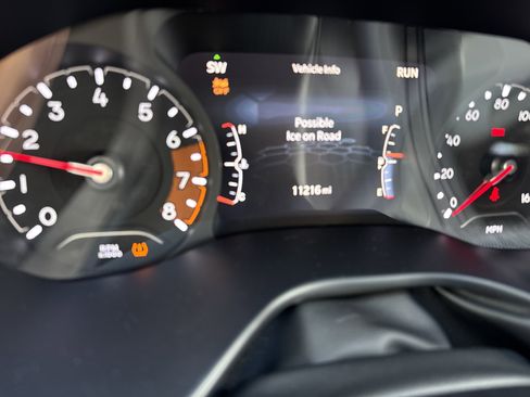 Used 2024 Jeep Compass Latitude w/ Convenience Group image 21