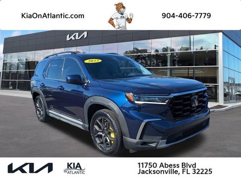 Used 2023 Honda Pilot Touring image 1